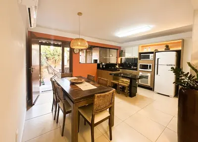 A planta de Triplex 3 Suites com Jacuzzi em Canto Grande