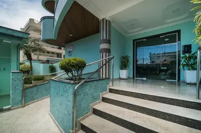 O edifício onde o apartamento está situado