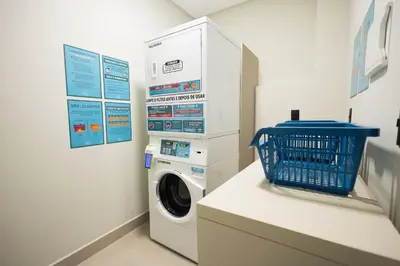 A planta de Loft confortável em condominio com Piscina