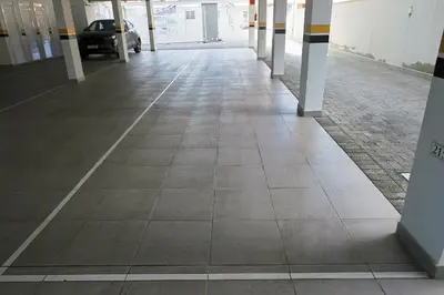 A planta de Condomínio Frente Mar com Piscina Climatizada