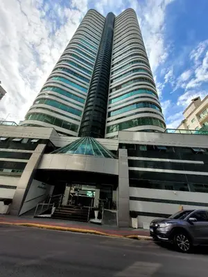 O edifício onde o apartamento está situado