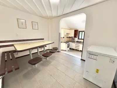 A cozinha ou kitchenette de ASA | Casa Frente Mar | Pé na Areia | Piscina | BC