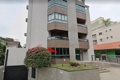 O edifício onde o apartamento está situado