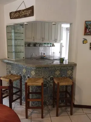 A cozinha ou kitchenette de Apartamento 3 quartos com ar a 150 metros praia de Bombas
