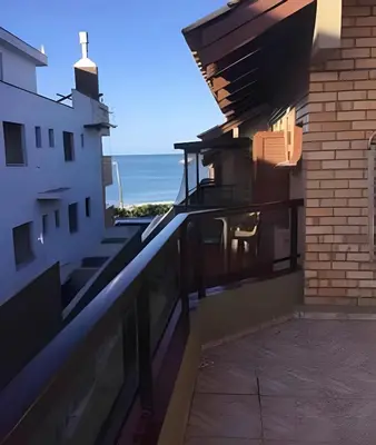 A planta de Linda Casa Beira Mar, Centro de Bombinhas SC.