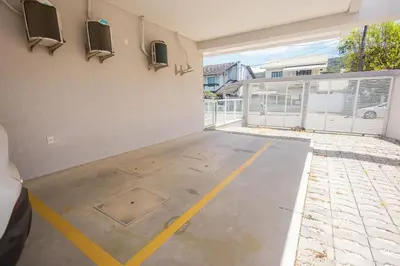 A planta de Apto c/ ar e churrasqueira, 350m da Praia Mariscal