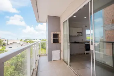 A cozinha ou kitchenette de Apto c/ ar e churrasqueira, 350m da Praia Mariscal