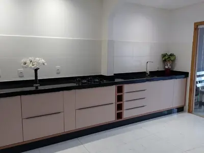 A planta de Casa com Piscina Privativa 4 Quartos, Em Bombinhas,SC