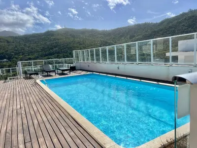 Uma vista geral da montanha ou uma vista da montanha a partir do apartamento