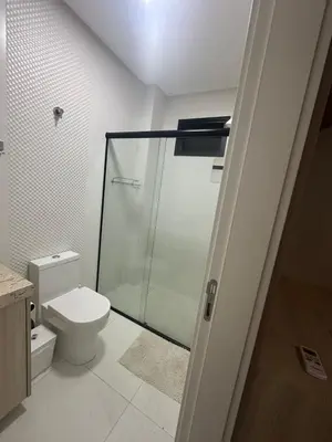 Uma casa de banho em Apartamento em Meia Praia