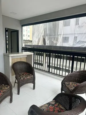 Uma varanda ou terraço em Apartamento em Meia Praia
