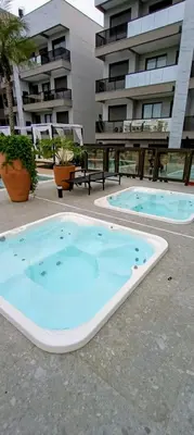 A piscina em ou perto de Apartamento Novinho na Praia de Palmas em Gov Celso Ramos