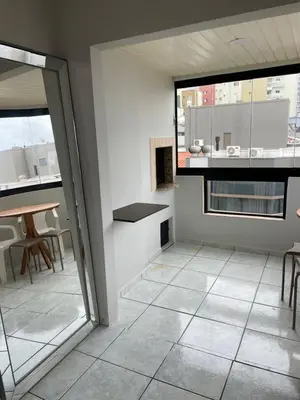 A planta de Apartmento a 30 metros do mar de Meia Praia - ITAPEMA 2 Quartos