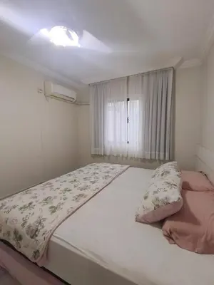 A planta de Apto duas quadras Mar Itapema Acomoda até 8