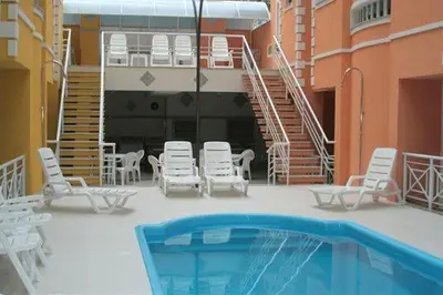 A piscina em ou perto de Clube do Mar-rua 224-Itapema Meia Praia Apt 201 A