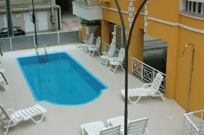 A piscina em ou perto de Clube do Mar-rua 224-Itapema Meia Praia Apt 201 A