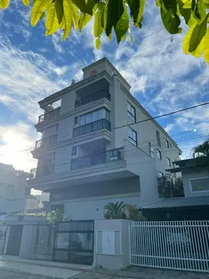 O edifício onde o apartamento está situado