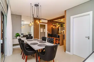 A planta de LUXO 3 Suítes 500m Praia Churras Meia Praia