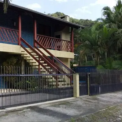 O edifício onde o apartamento está situado