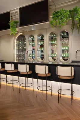 A área de bar ou lounge em Flat Infinity 1504 Vista Mar