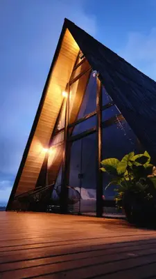 O edifício onde o chalé está situado