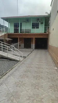 O edifício onde o apartamento está situado