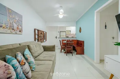 Uma televisão e/ou sistema de entretenimento em Apto em B.C a poucos passos da Praia CEC0501