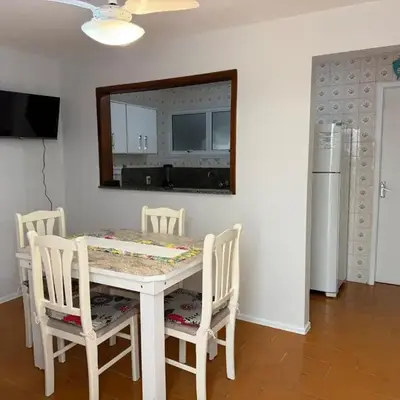 Apartamento 70 mts do mar em Bombas