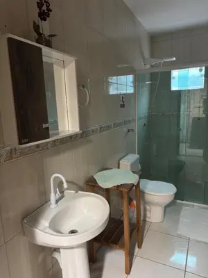 Uma casa de banho em Residencial lara 101