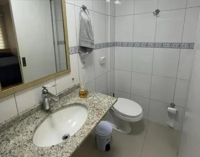 Uma casa de banho em Apartamento Cancún perto da praia de Bombinhas centro