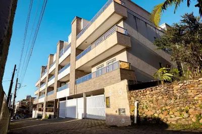 O edifício onde o apartamento está situado
