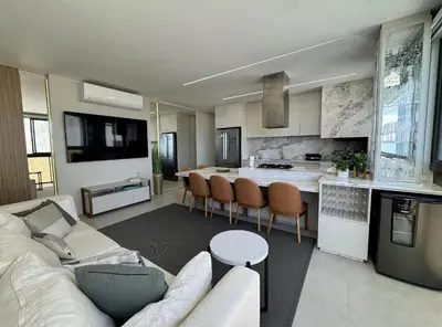 A cozinha ou kitchenette de Bellagio Home, apartamento de frente para o mar, com uma vista incrível para a Praia de Palmas