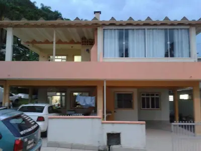 O edifício onde o apartamento está situado