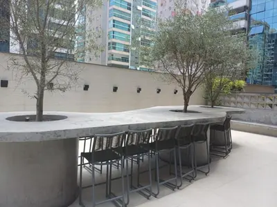 A planta de Apto em Itapema com acesso a piscinas,sendo uma aquecida e academia