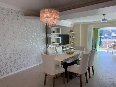 Uma televisão e/ou sistema de entretenimento em Cobertura duplex com vista mar e piscina privativa