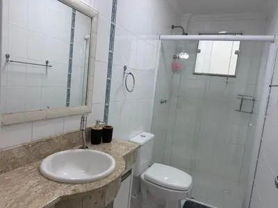 Uma casa de banho em Cobertura duplex com vista mar e piscina privativa