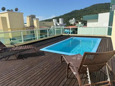 Uma vista geral da montanha ou uma vista da montanha a partir do apartamento