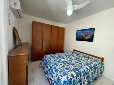 Uma cama ou camas num quarto em Vista do Mar 1 Quarto- Centro de Bombinhas