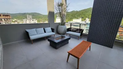 Uma vista geral da montanha ou uma vista da montanha a partir do apartamento