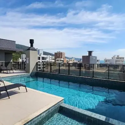 Flat com Piscina