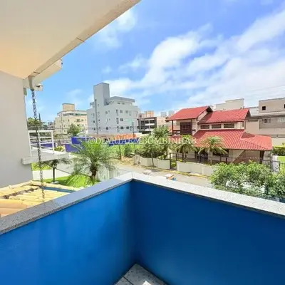 Sobrado em Bombas