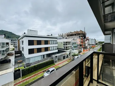 Uma vista geral da montanha ou uma vista da montanha a partir do apartamento