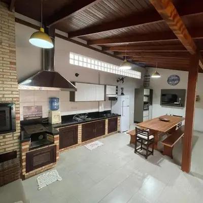 Casa para 9 pessoas - Bombinhas Centro