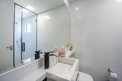 Uma casa de banho em Apto c/ Churrasqueira a 850 m da Praia SEM0302
