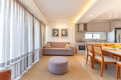 A cozinha ou kitchenette de Ampla Cobertura Duplex com Hidro a 20m da Praia de Bombas