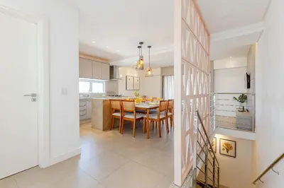A cozinha ou kitchenette de Cobertura Duplex com Hidro a 20m da Praia de Bombas