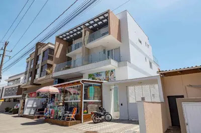 O edifício onde o apartamento está situado