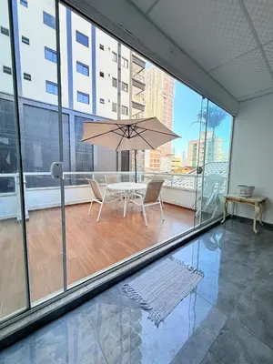 Uma varanda ou terraço em Tripex 250m do Mar com piscina, jacuzzi e muito mais