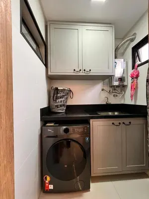 A cozinha ou kitchenette de Lindo Apartamento na Praia de Mariscal com ótima localização