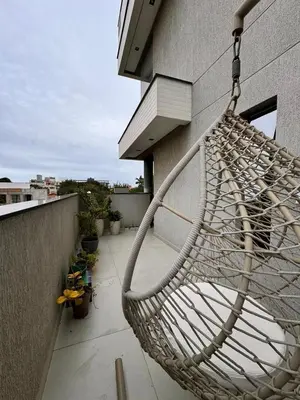 Uma varanda ou terraço em Lindo Apartamento na Praia de Mariscal com ótima localização